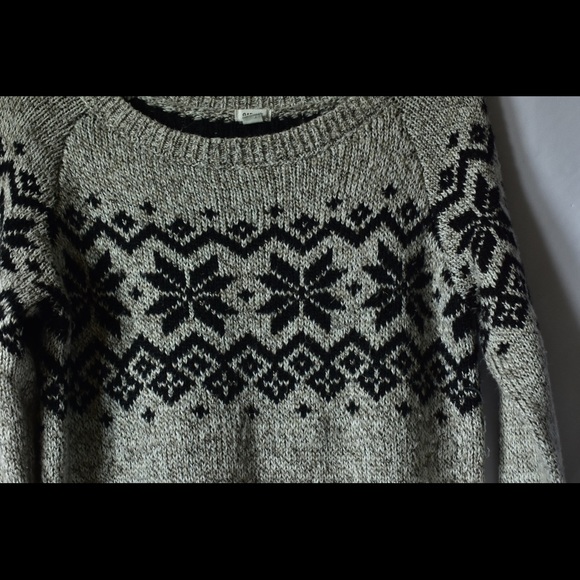 Sweater - Picture 3 of 8